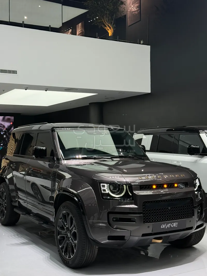 2025 Land Rover Defender Octa