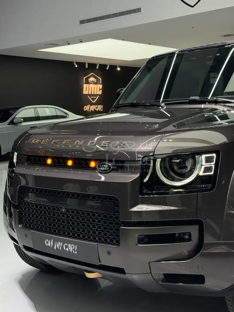 2025 Land Rover Defender Octa
