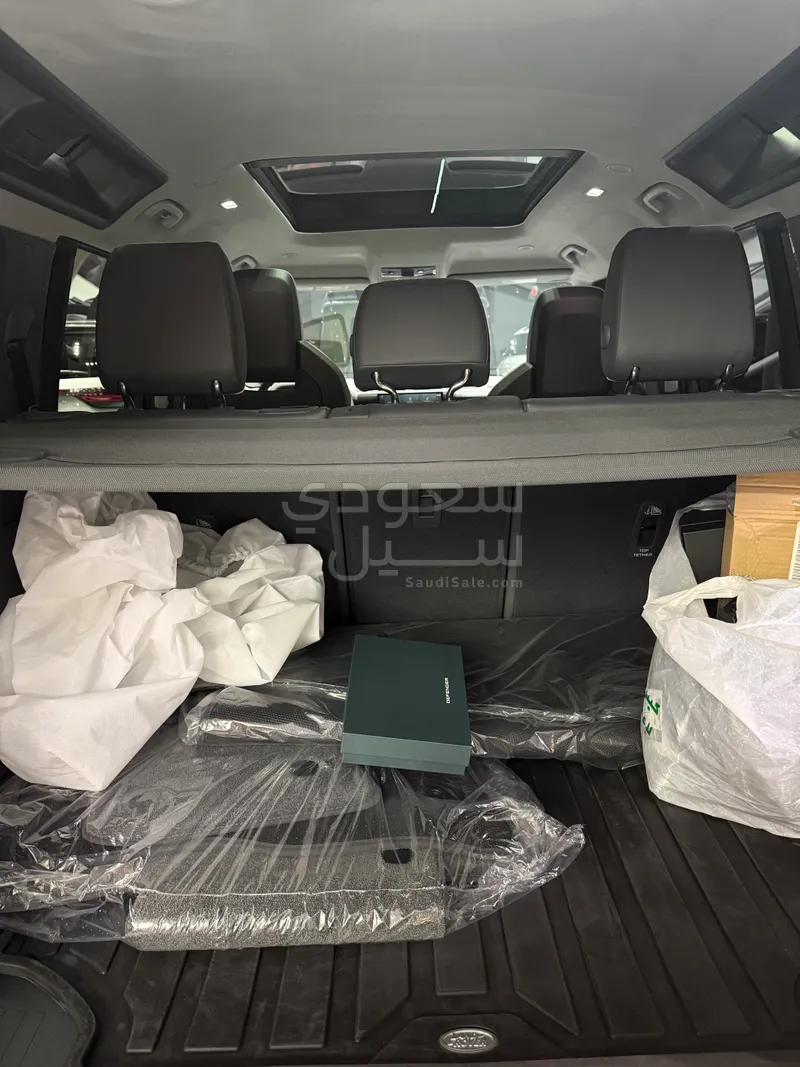 2025 Land Rover Defender Octa