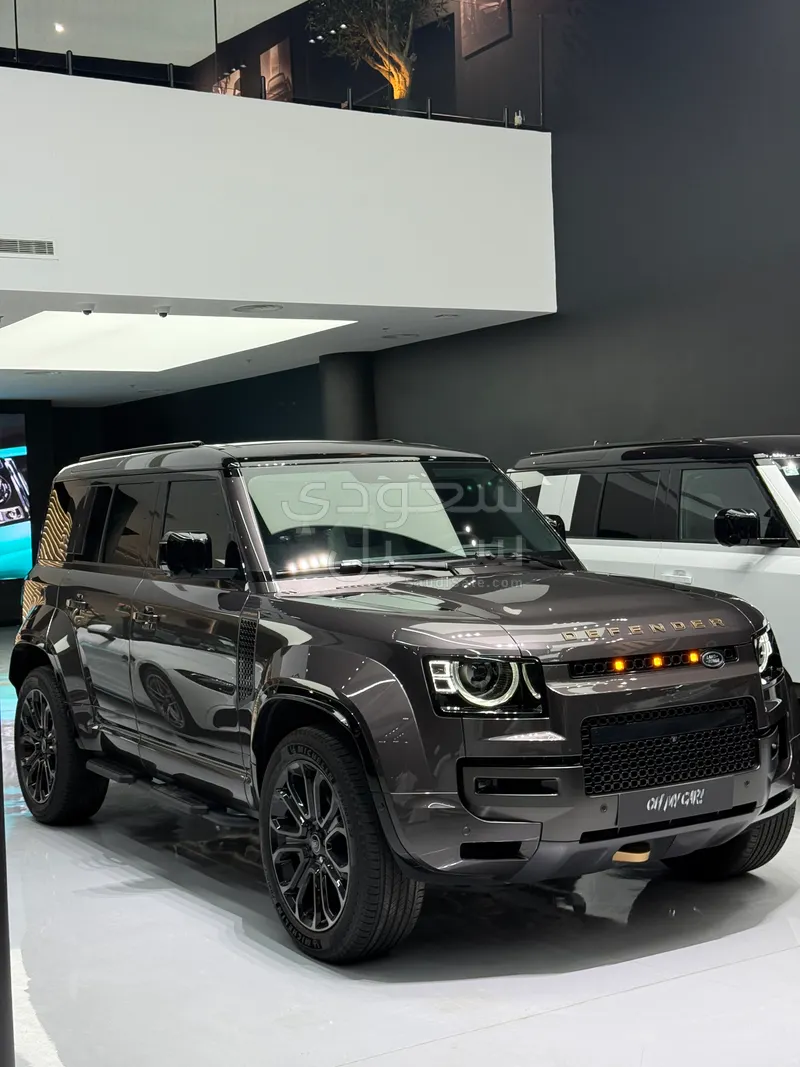2025 Land Rover Defender Octa