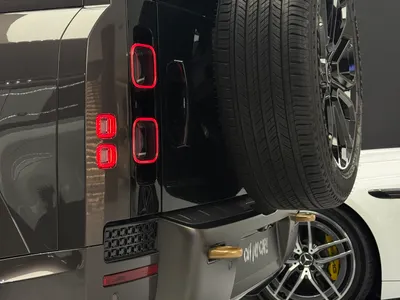 2025 Land Rover Defender Octa