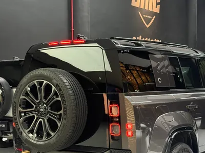 2025 Land Rover Defender Octa