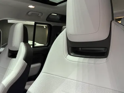 2025 Land Rover Defender Octa