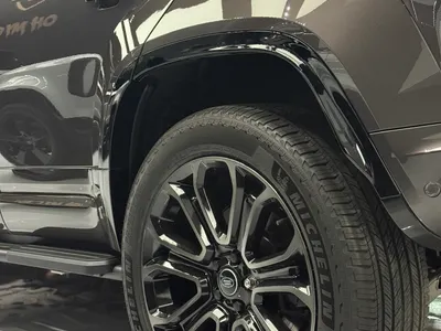 2025 Land Rover Defender Octa