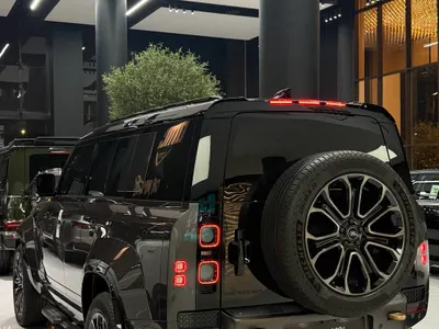 2025 Land Rover Defender Octa