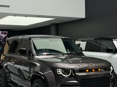 2025 Land Rover Defender Octa