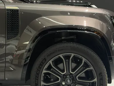 2025 Land Rover Defender Octa