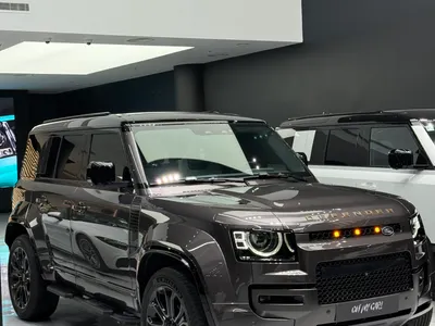 2025 Land Rover Defender Octa