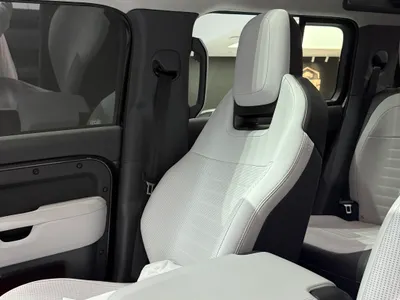 2025 Land Rover Defender Octa