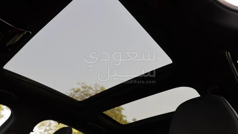 2025 مرسيدس - بنز سي 200 أي إم جي
