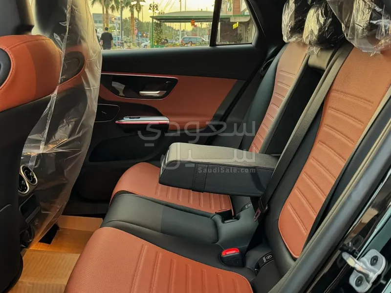 2025 Mercedes-Benz GLC 200