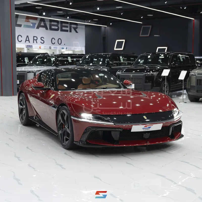 2025 فيراري 12 سيليندر