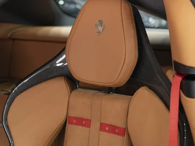 2025 فيراري 12 سيليندر