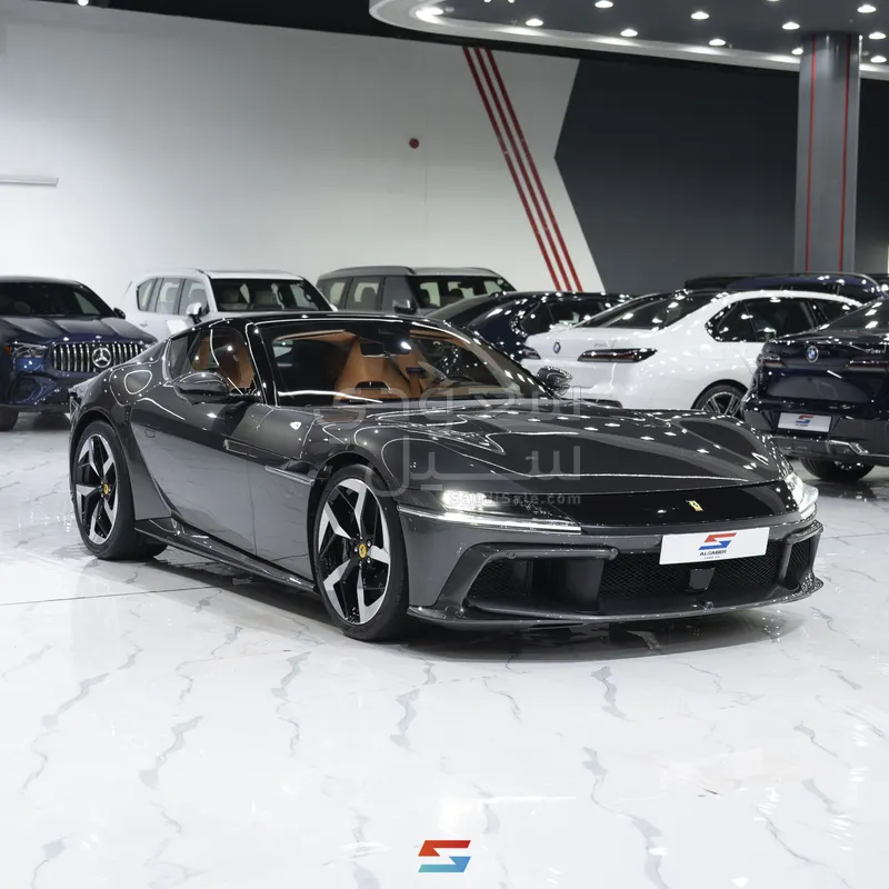 2025 فيراري 12 سيليندر