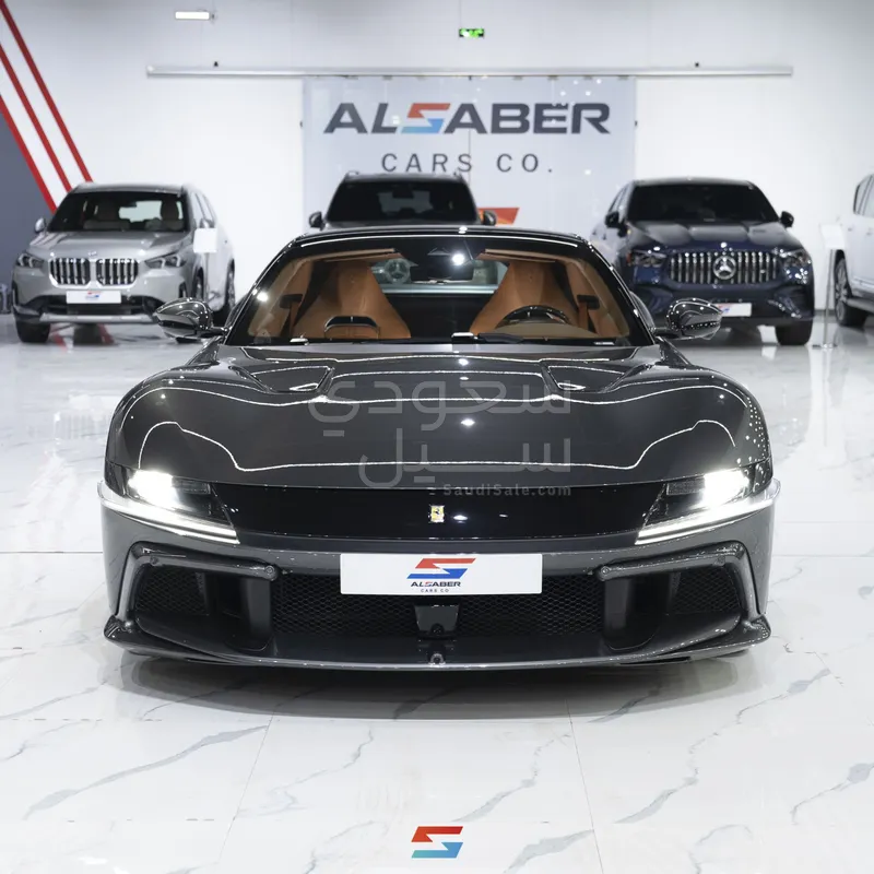 2025 فيراري 12 سيليندر