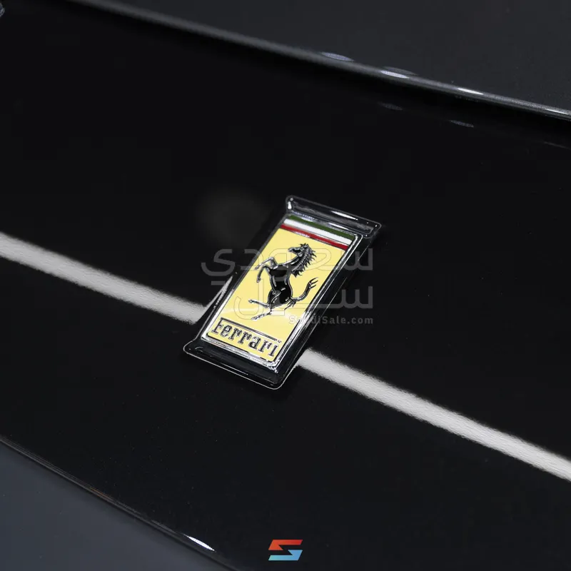 2025 فيراري 12 سيليندر