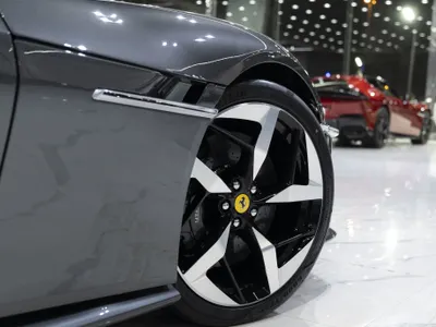 2025 فيراري 12 سيليندر