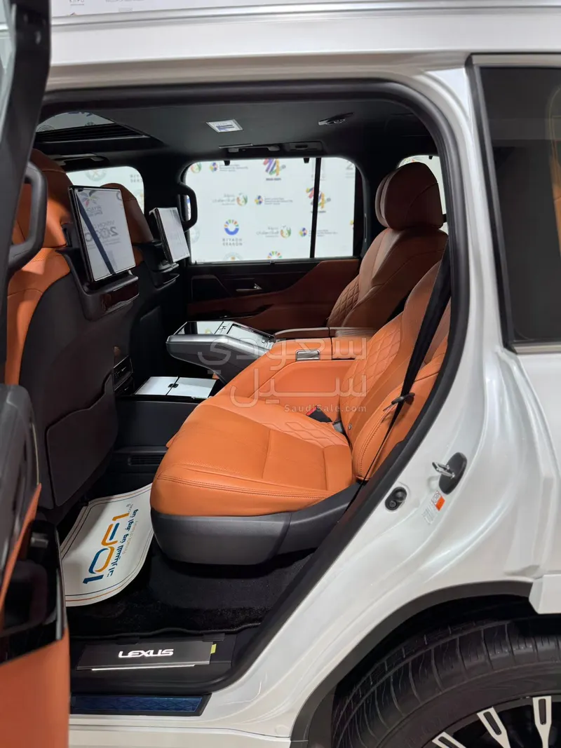 2025 Lexus LX 600 vip
