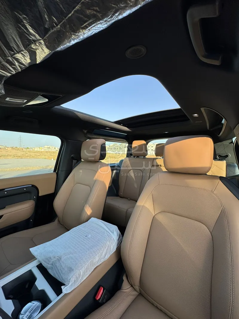 2025 Land Rover Defender 90