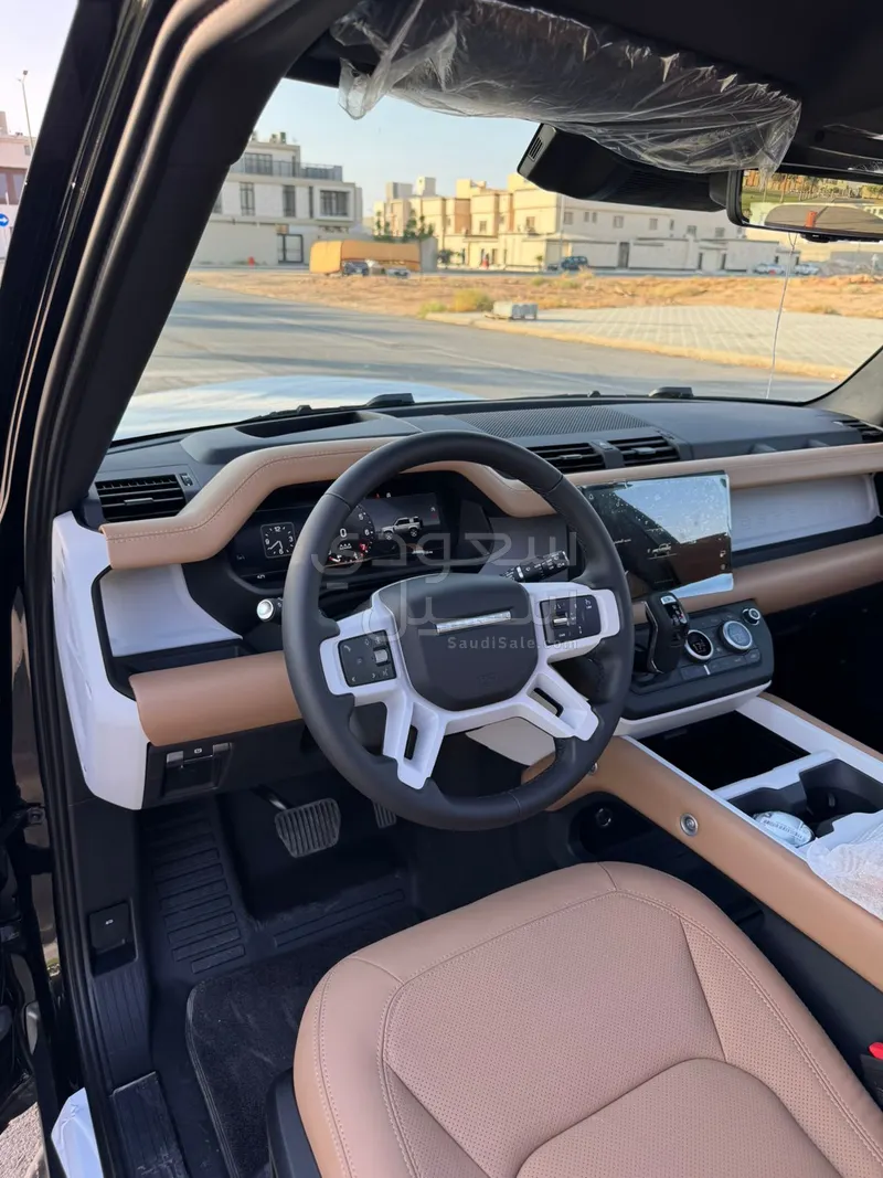 2025 Land Rover Defender 90