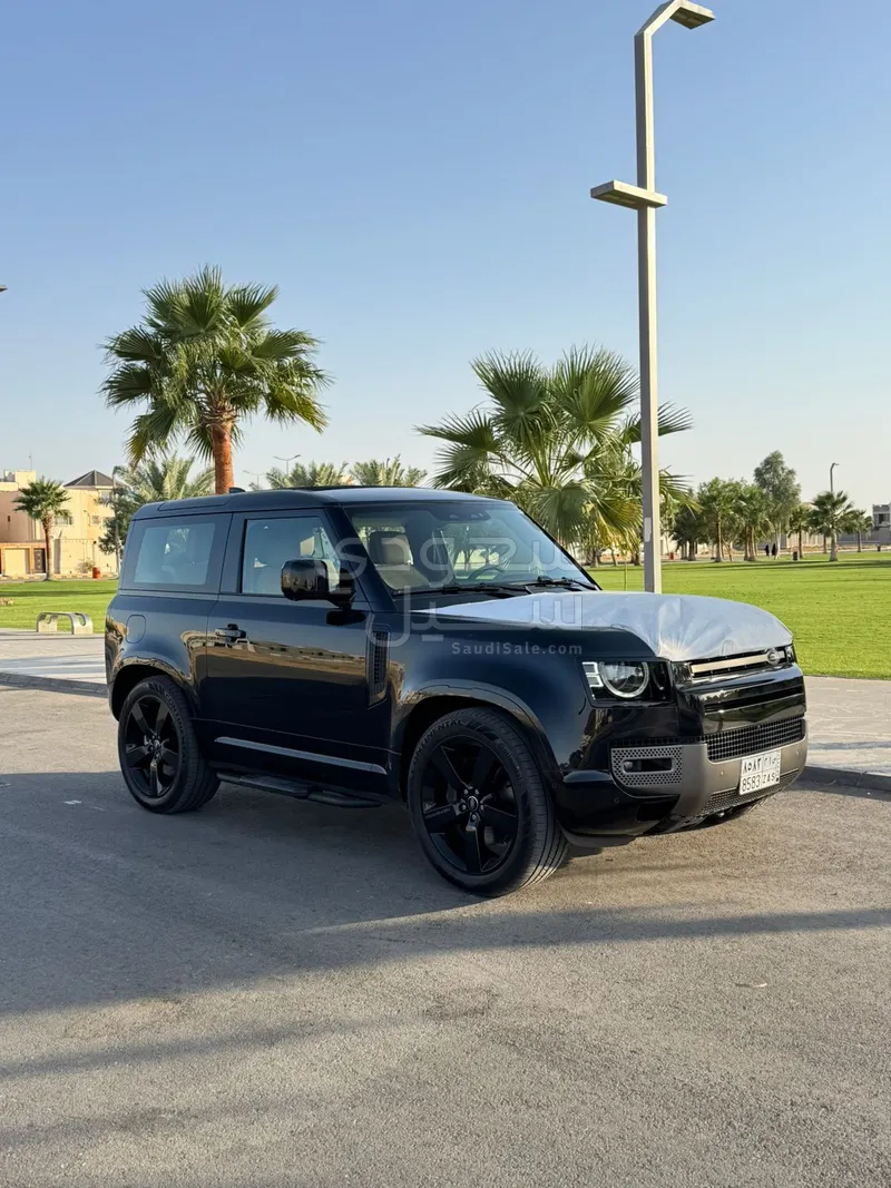 2025 Land Rover Defender 90