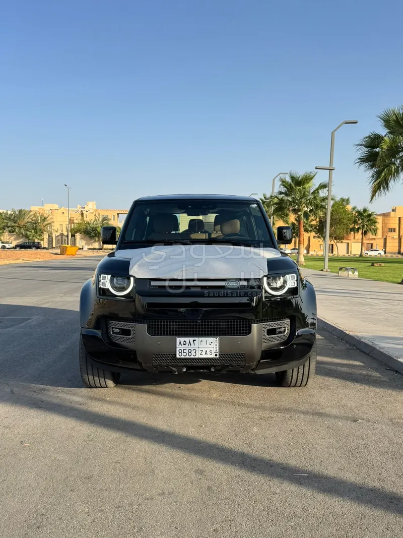 2025 Land Rover Defender 90