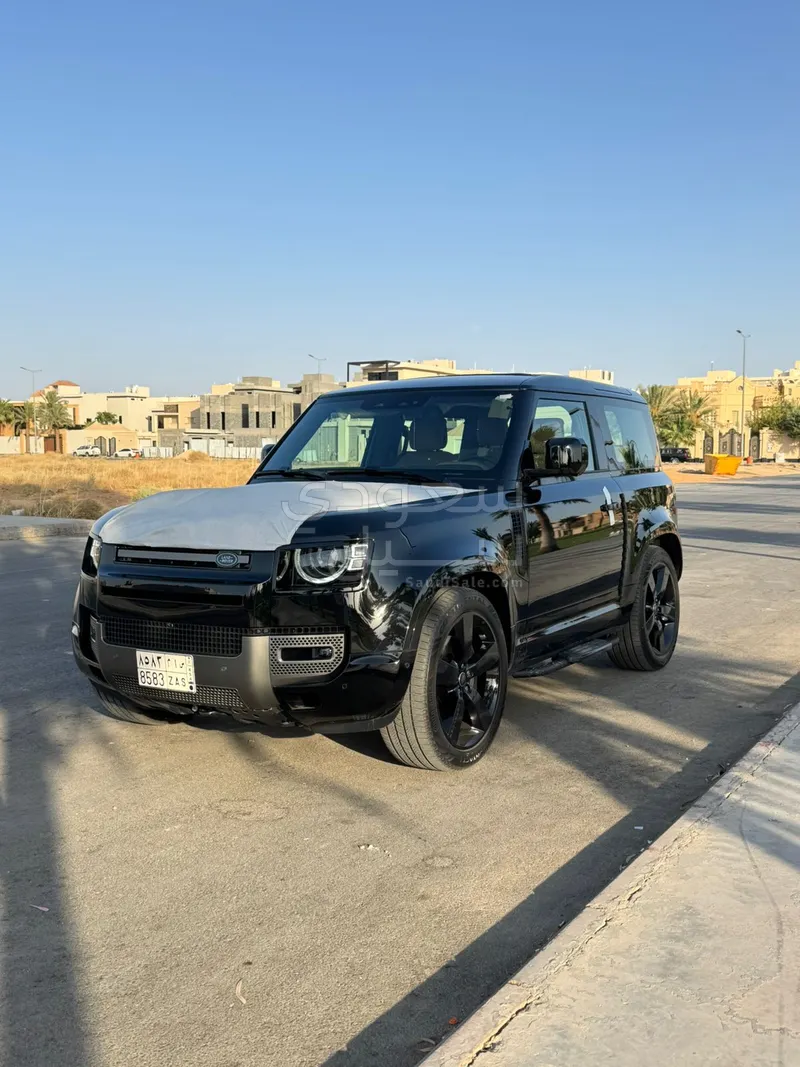 2025 Land Rover Defender 90