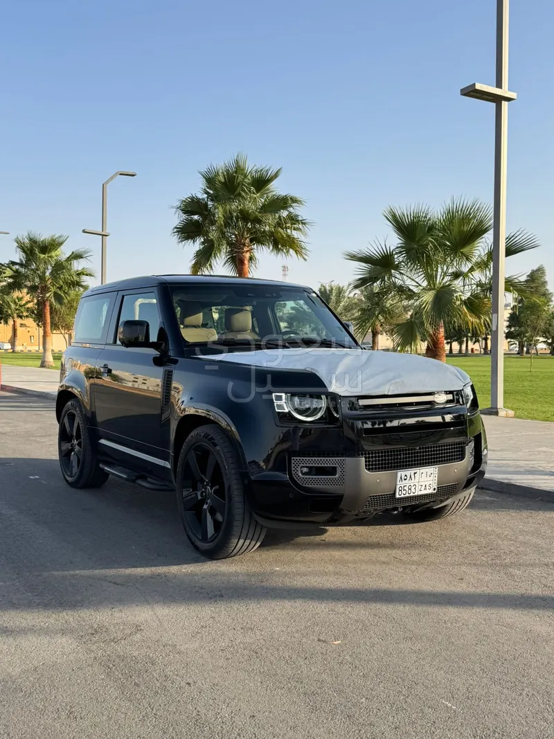 2025 Land Rover Defender 90