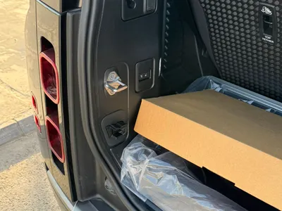2025 Land Rover Defender 90