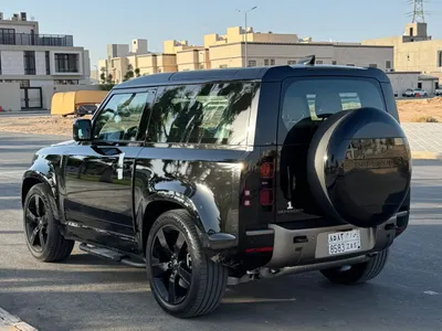 2025 Land Rover Defender 90