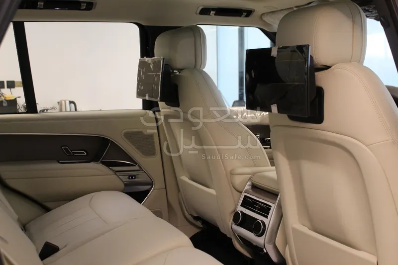 2025 Land Rover Range Rover HSE