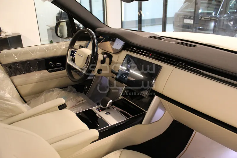 2025 Land Rover Range Rover HSE