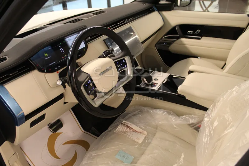 2025 Land Rover Range Rover HSE