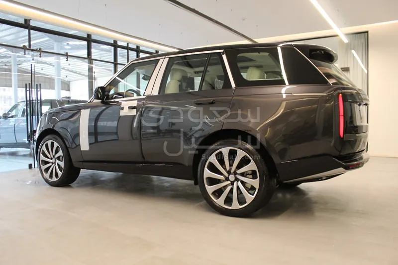 2025 Land Rover Range Rover HSE