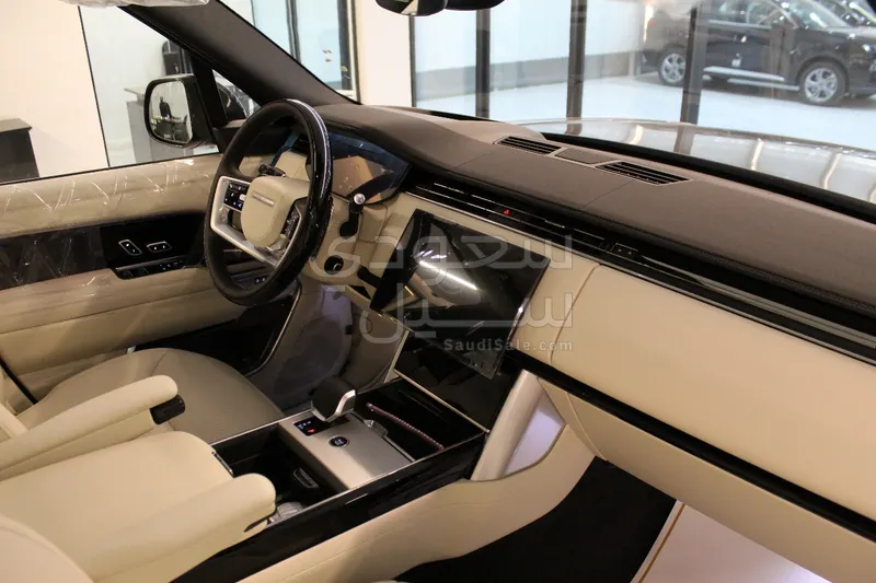 2025 Land Rover Range Rover HSE