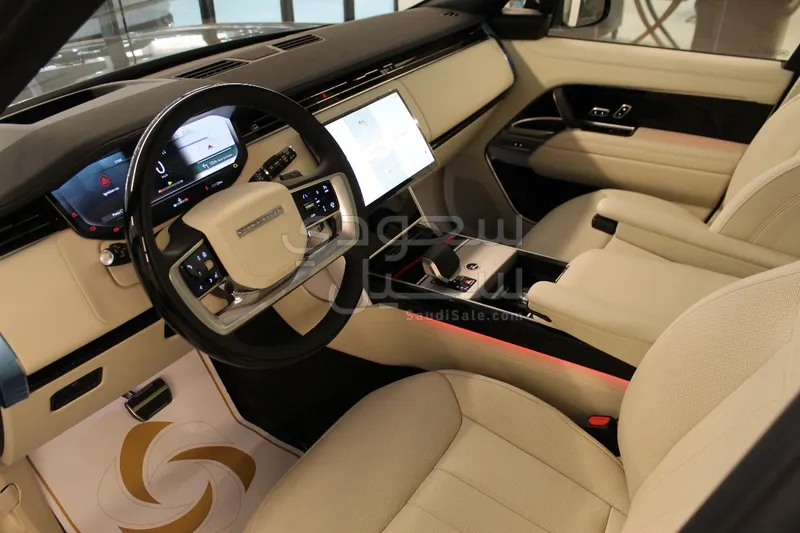 2025 Land Rover Range Rover HSE
