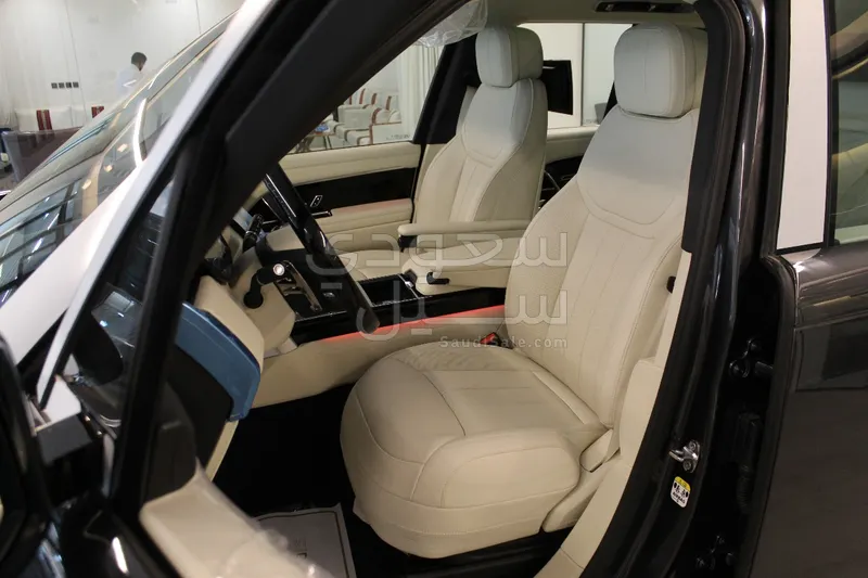 2025 Land Rover Range Rover HSE