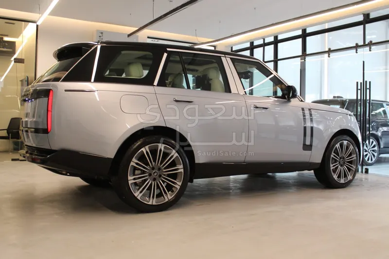 2025 Land Rover Range Rover HSE