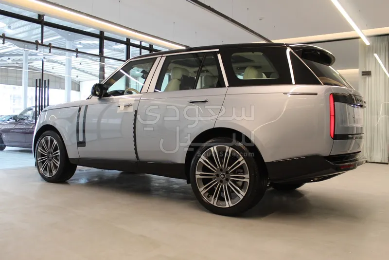 2025 Land Rover Range Rover HSE