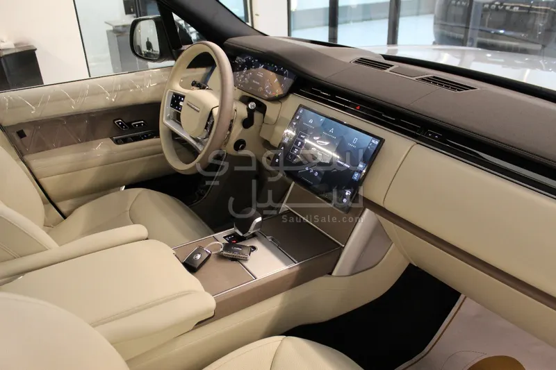 2025 Land Rover Range Rover HSE