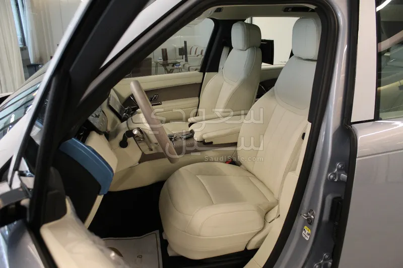2025 Land Rover Range Rover HSE