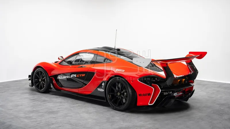 2015 McLaren P1