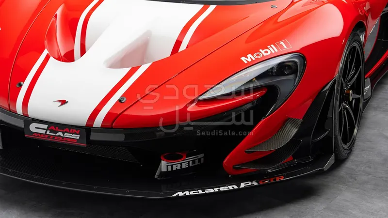 2015 McLaren P1