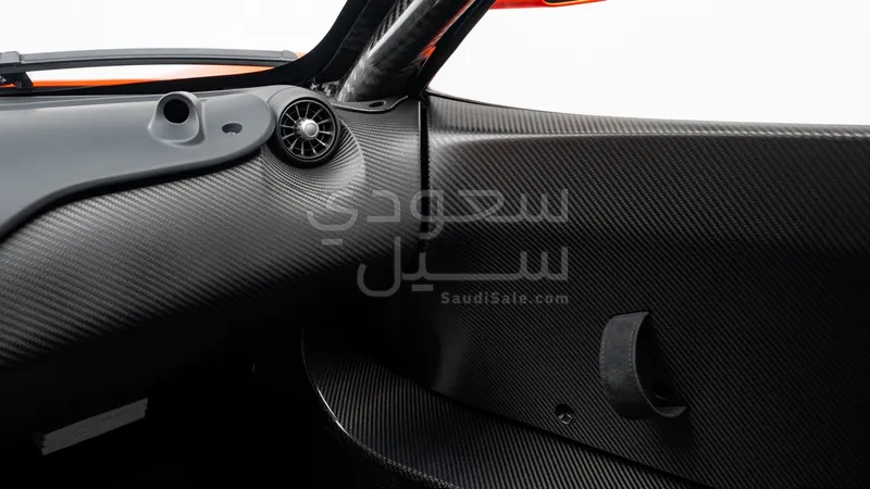 2015 McLaren P1
