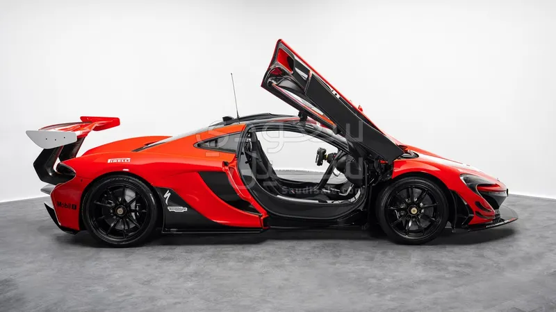 2015 McLaren P1