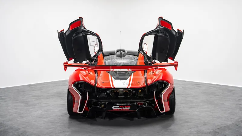 2015 McLaren P1