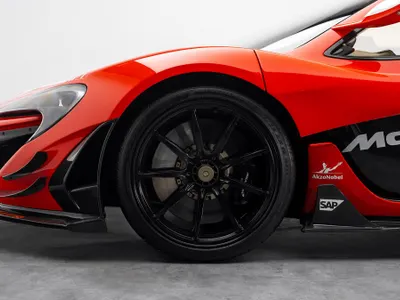 2015 McLaren P1