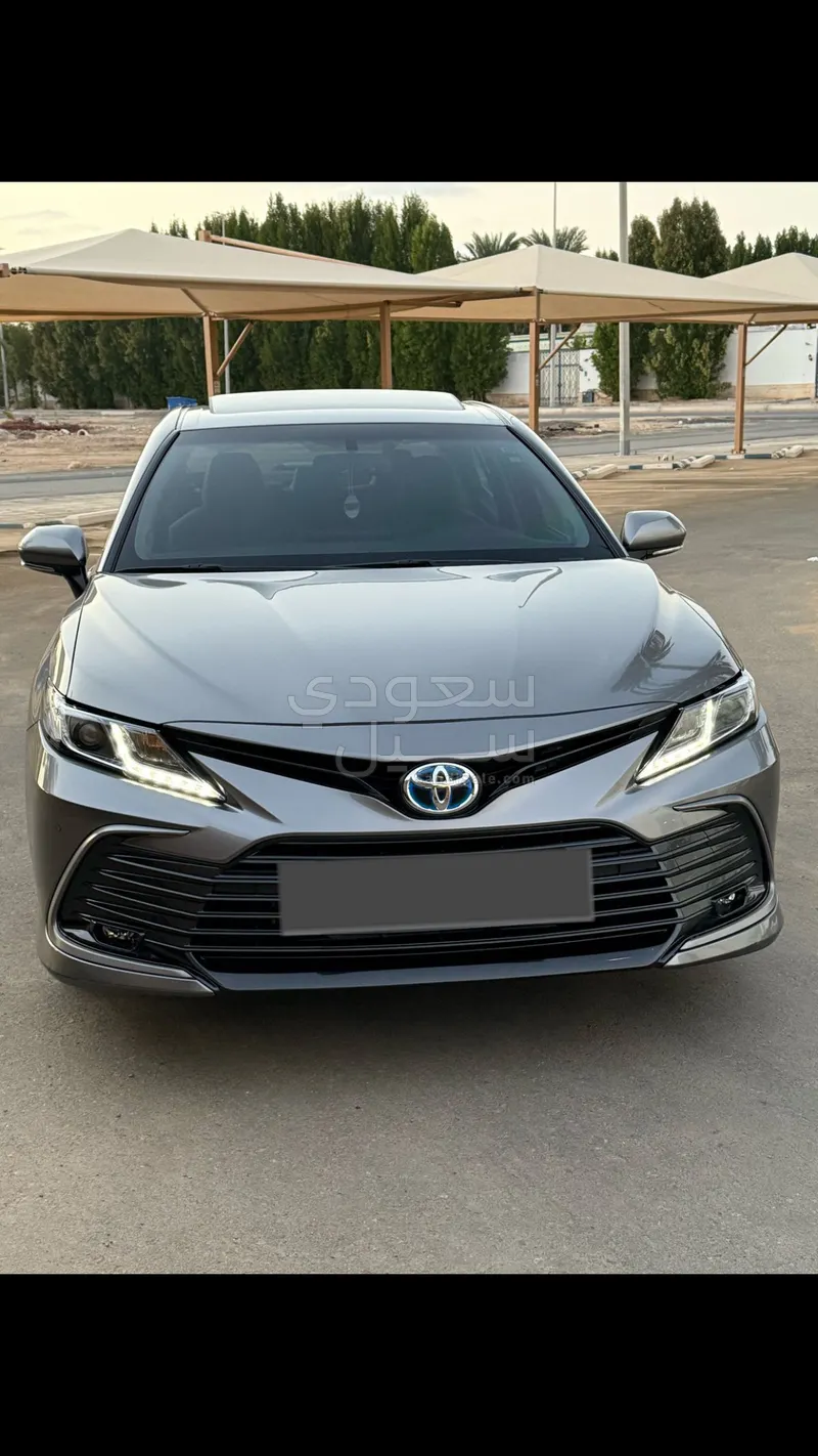 2024 تويوتا كامري جي ال اكس