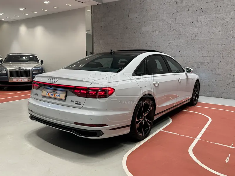 2022 اودي اي 8