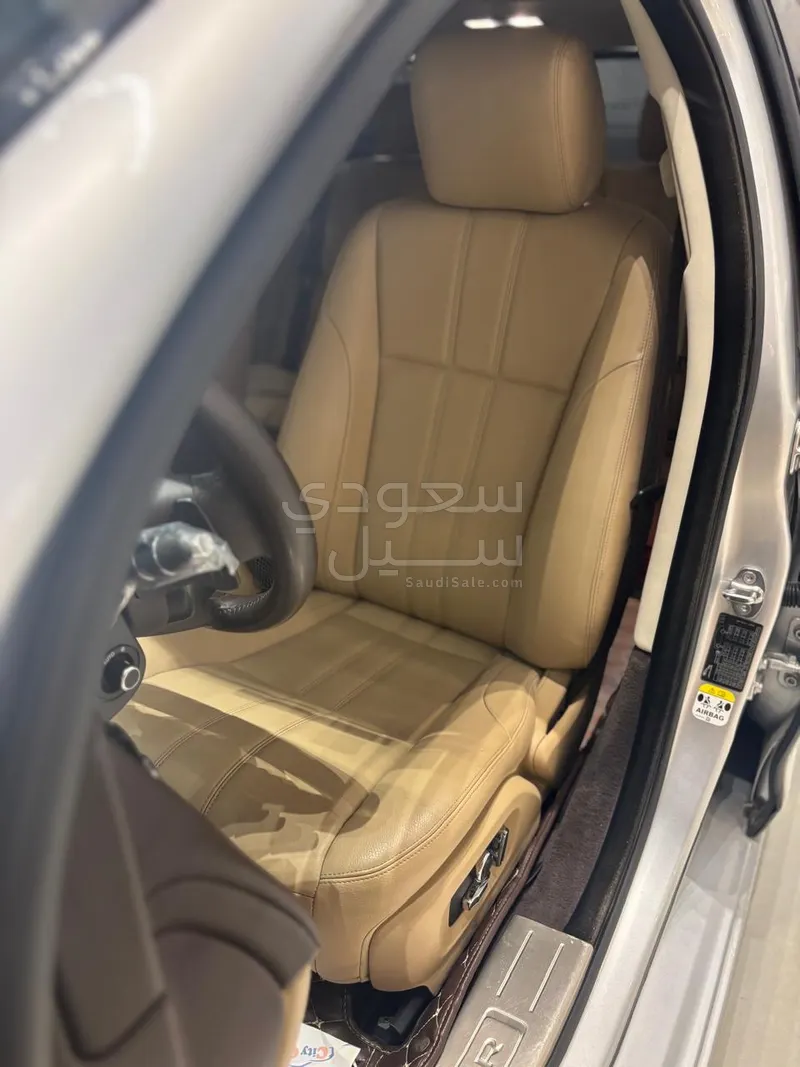 2018 جاكوار اكس جي